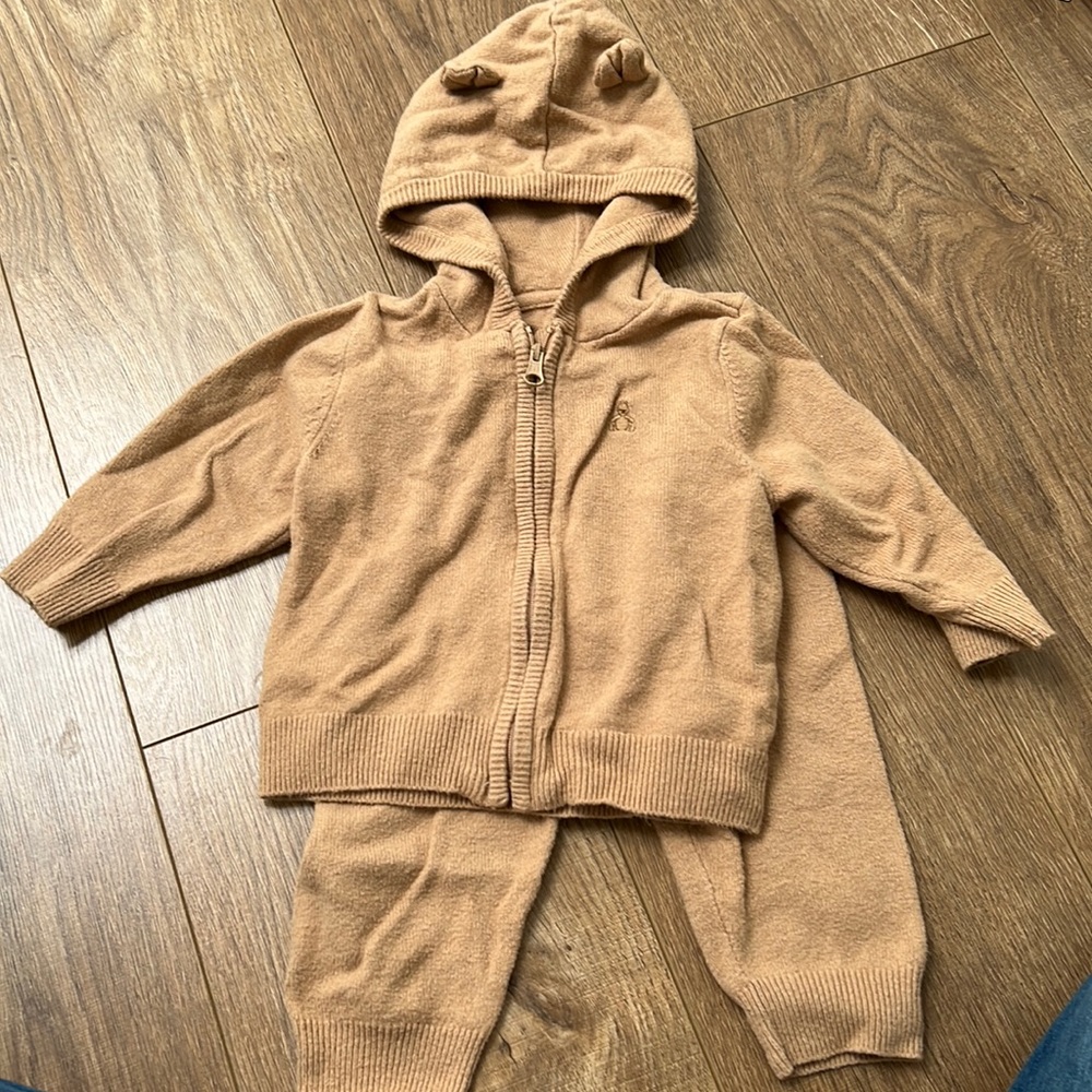 Baby sweater suit 12-18 months
